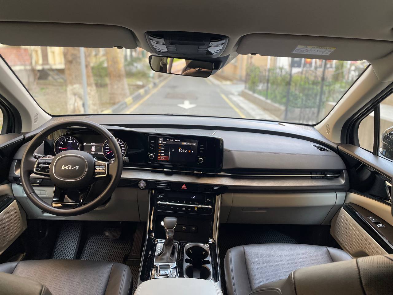 Салон Kia Carnival