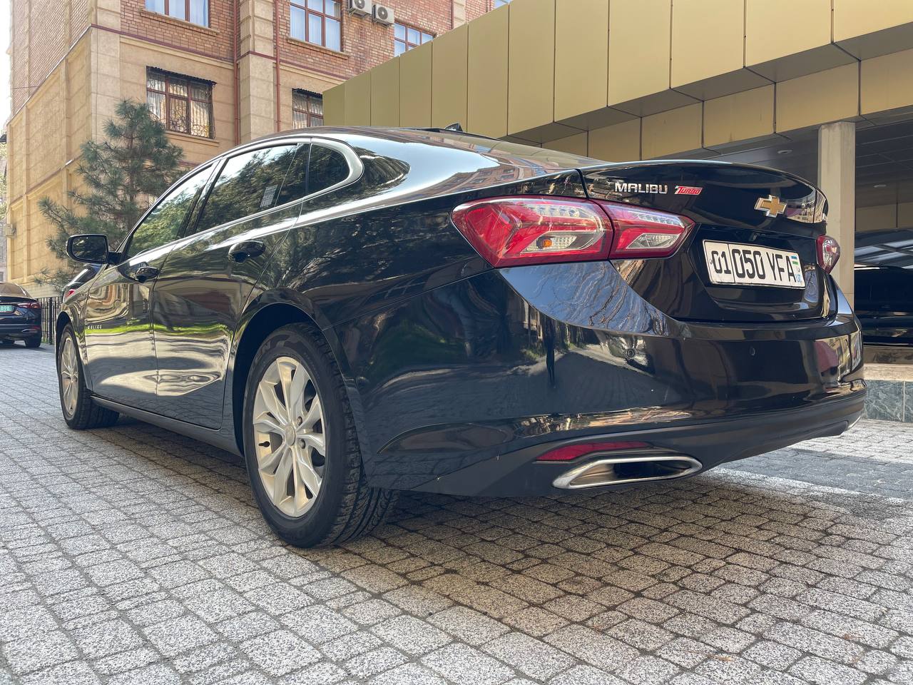 Аренда Chevrolet Malibu в Ташкенте — задняя часть